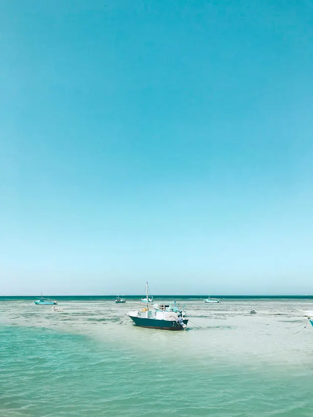 Båt på Röda havet i Egypten, illustrationsbild till livet ombord