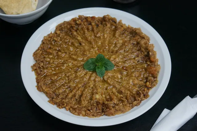 Ful medames, en bönrätt som serveras i många olika varianter.