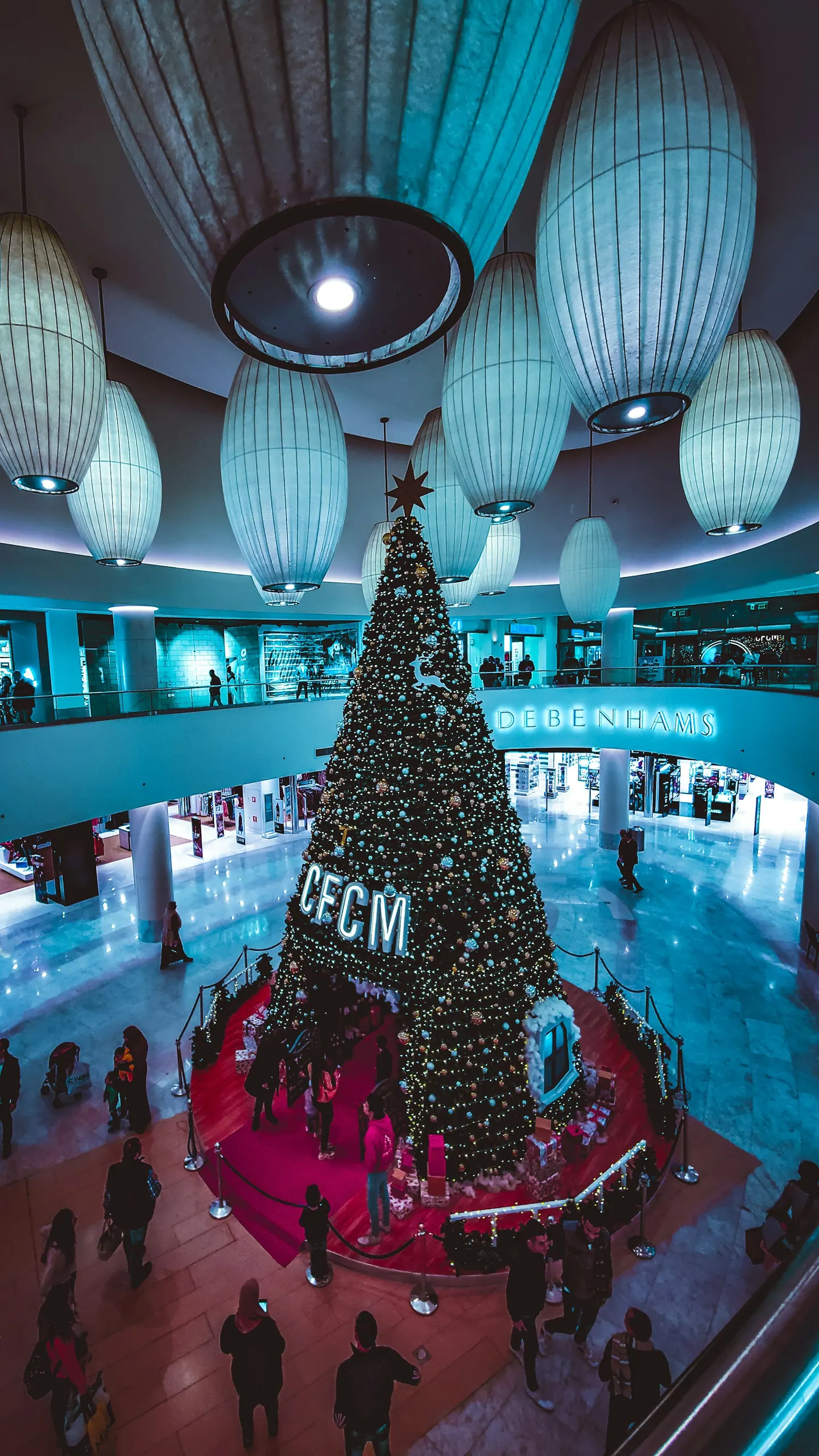 Julgran i Cairo Festival City Mall, fotograferad 2019