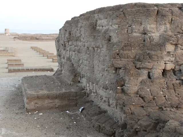 Tempellämningar i Amarna vid Nilen.