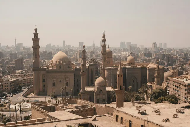 Sultan Hassan-moskén och al Rifai-moskén i Kairo.
