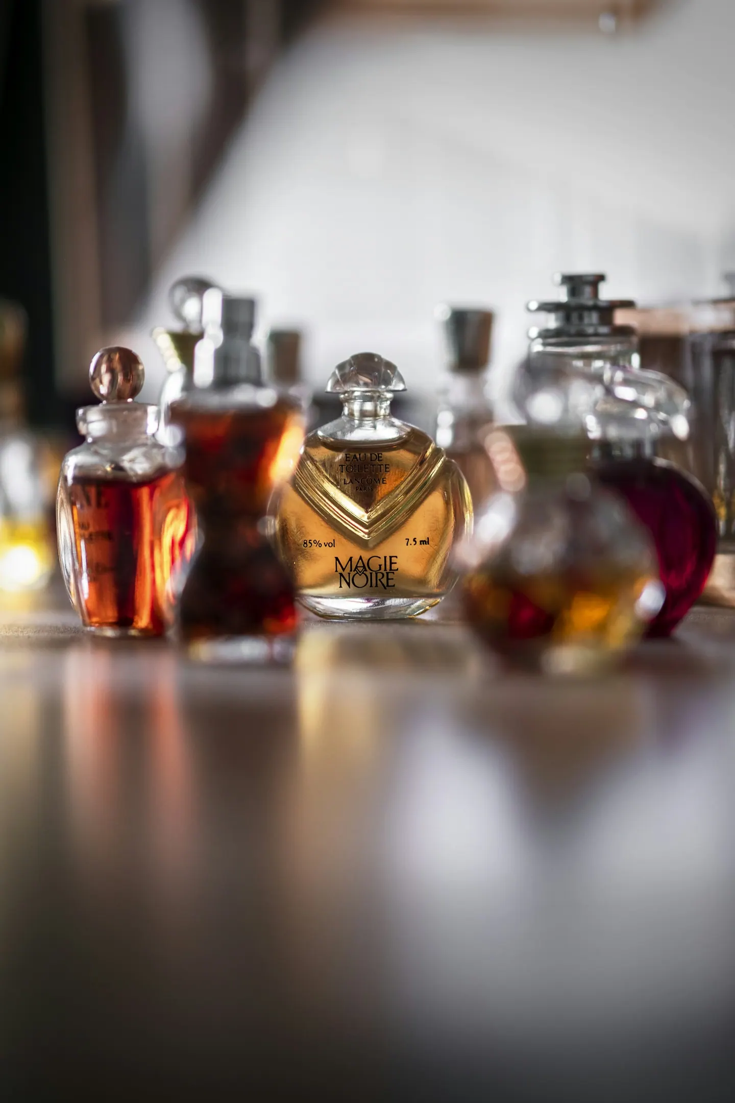 Illustrationsbild: en parfymflaska i glas
