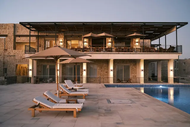 Illustrationsbild: solstolar och pool vid ett hotell i Marsa Alam